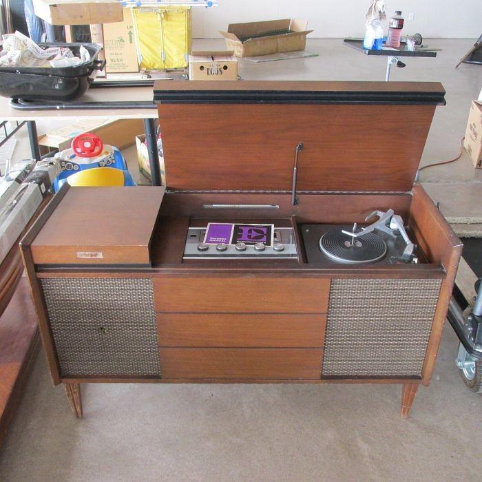 Vintage Electrohome Manhattan Tr18 Stereo Console W Phonograph