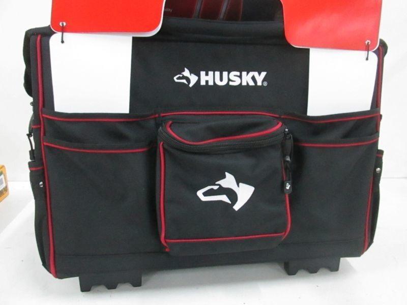 Husky 22 in rolling fashion tote