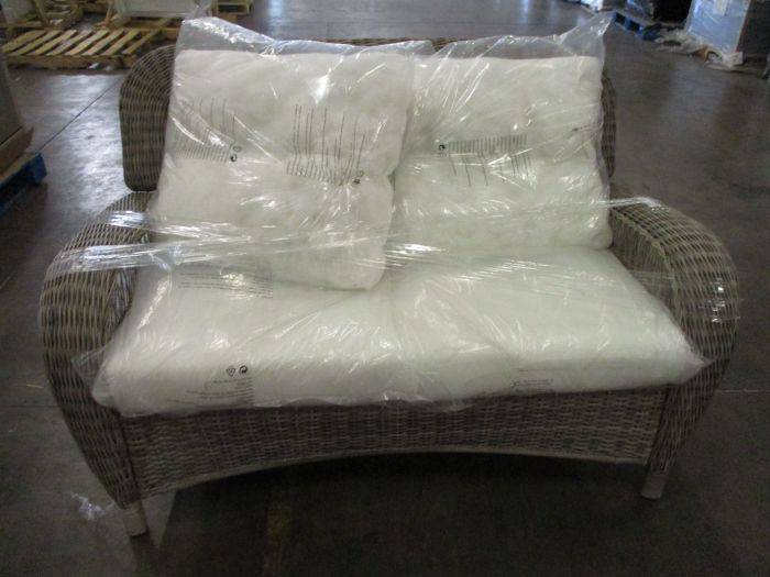 beacon park loveseat