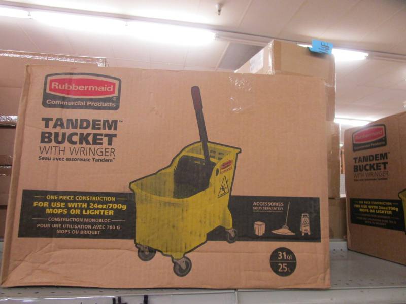 Sold at Auction: rubbermaid cooler on wheels 50 quart