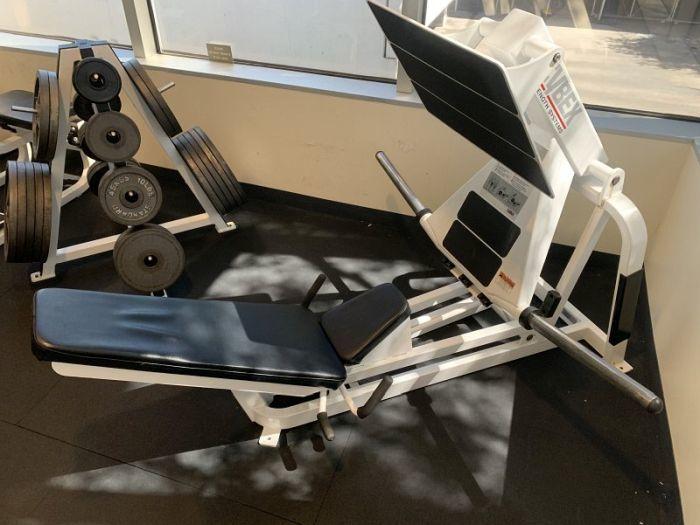 Cybex Strengthening System Plate Loaded Squat Press Auction | Auction Nation